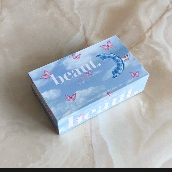 Brand new beaut lighting flutter teeth whitening smile kit - Picture 1 of 5